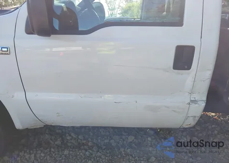 2005 Ford F-250 Xl/Xlt from USA, damaged, VIN 1FTNF21555EA09040